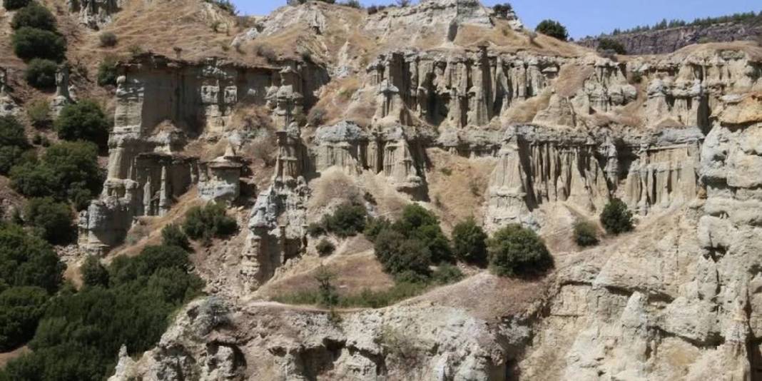 Herkes Kapadokya sanıyor gerçeği öğrenen şaşırıyor: Ege’nin ‘Kuladokyası’ hayran bırakıyor 2
